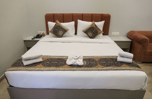 Chandauli Hotel | HOTEL GULMOHAR PLAZA BY AUROVILLE ENT