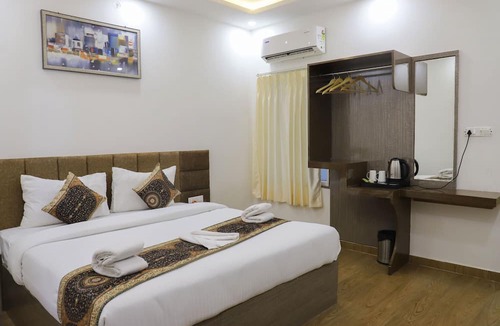 Chandauli Hotel | HOTEL GULMOHAR PLAZA BY AUROVILLE ENT