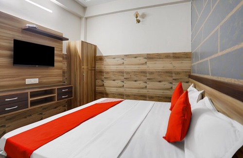 Etawah Hotel | OYO Flagship HOTEL PRATAP SINCE - 1978