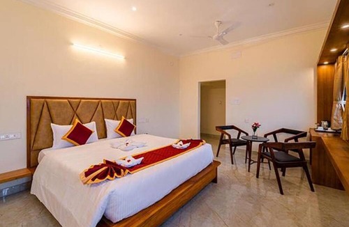 Moratandi Hotel | Fabhotel Prime Ar Phalazzo Resort
