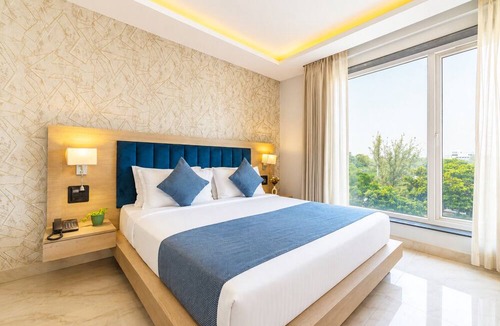 Knowledge Park III Hotel | Hotel Holiday Grand Near Expo Mart