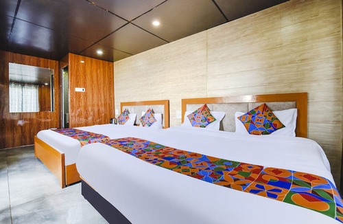 Kempty Range Hotel | Via Neilkanth