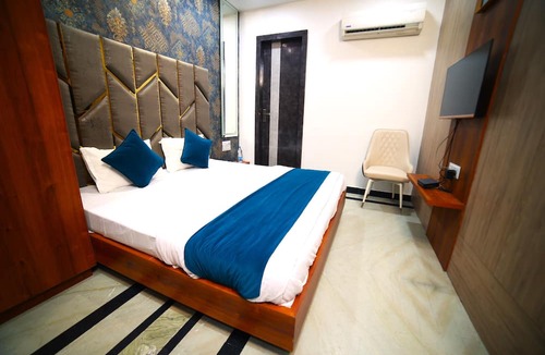 Bhiwani Hotel | Royal Palace