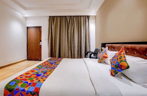 Kothrud Hotel | Oriva Shourya Residency