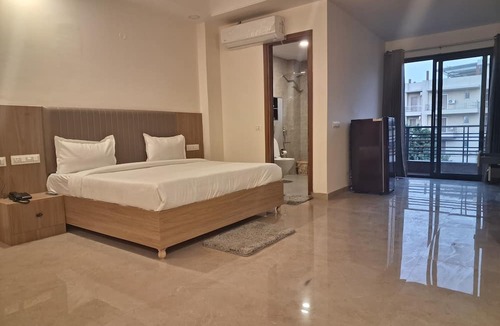 Sector 39 Hotel | Star Residency near Medanta Hospital
