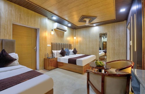 Delhi House | Midtown Inn
