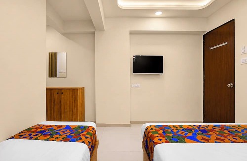 Nashik Road Hotel | Fabhotel Sb Palace
