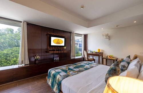 South West Resort | The Plaza Arch Premium - Del IGI Airport