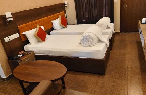 Kushinagar Hotel | HOTEL RED SAPPHIRE