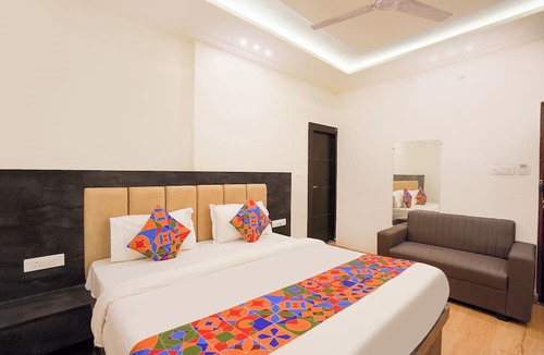 Kakarmatha Hotel | Fabhotel Roomers