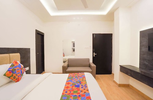 Kakarmatha Hotel | Fabhotel Roomers