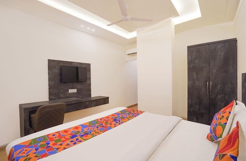 Kakarmatha Hotel | Fabhotel Roomers