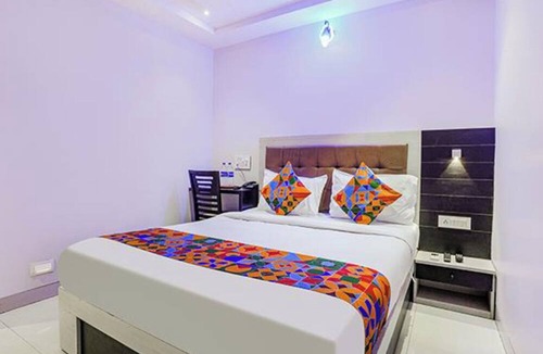 Dharavi Hotel | Via Embassy Suites