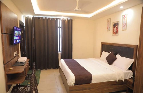 Ghaziabad Hotel | The Royal Casa Hotel And Banquet