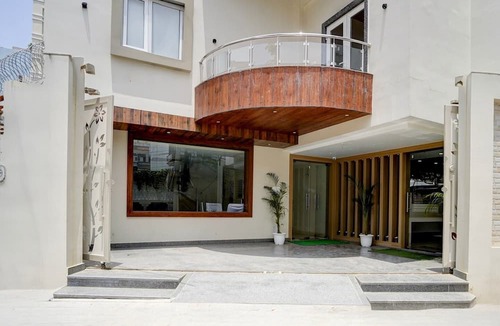 Mahmoorganj House | Saver Single Banaras Sri Hari Inn