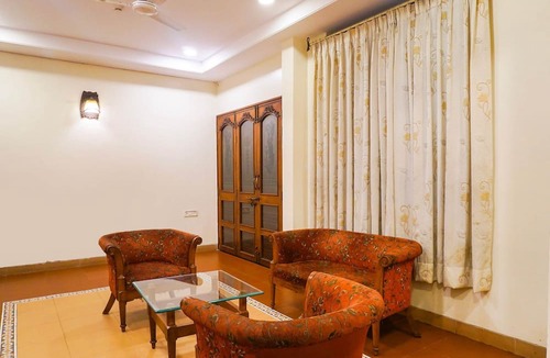 Erandwane House | Deluxe Shivajii Nagar