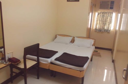 Girgaon House | Milan Guest House