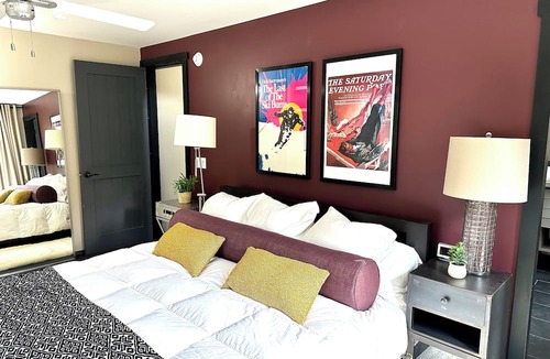 Taos Ski Valley Ski Chalet | Ski-in ski-out Modern Chalet in Kachina Basin. w/Steam Showers!