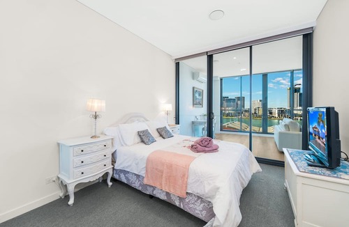 Wentworth Point Apartment | Modern Cosy Apt in the heart of Wentworth Point
