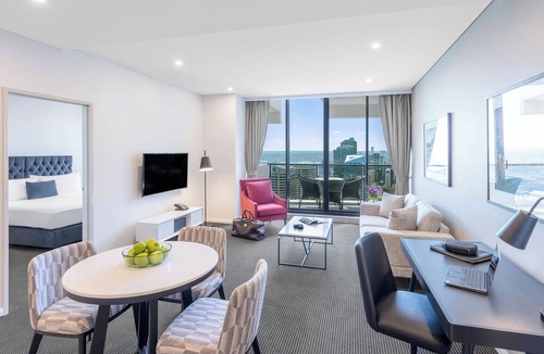 Sydney Central Business District Apartment | Meriton Suites Kent Street, Sydney