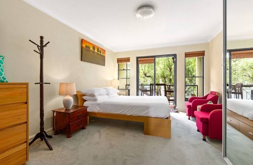Alexandria Apartment | Spacious 2-Bed Townhouse with Garage & Patio