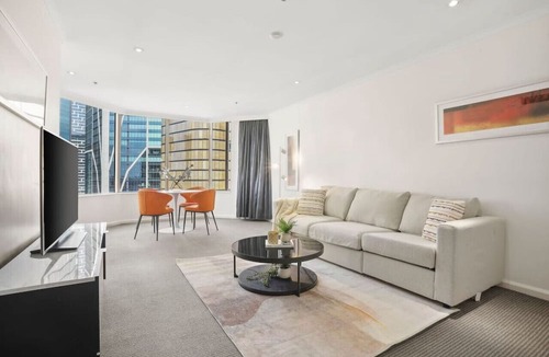 The Rocks Apartment | Breathtaking Harbour Bridge Views in Prime Locale!