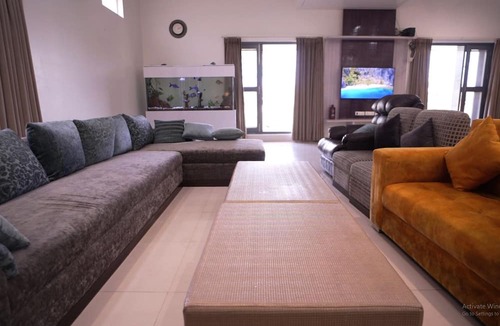New Delhi Villa | Sahib Farms and Resorts