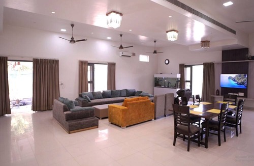 New Delhi Villa | Sahib Farms and Resorts