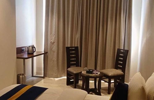 Vasai East Apartment | LOTUS DELUXE ROOMS