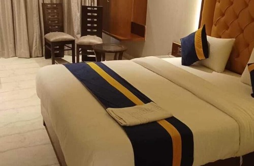 Vasai East Apartment | LOTUS DELUXE ROOMS