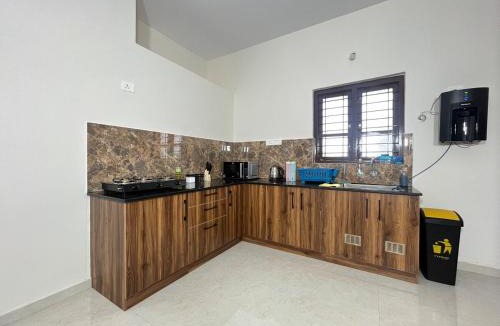 Shrirangapattana Apartment | MYS- Royal Haus- Luxurious AC 3BHK, 50'TV