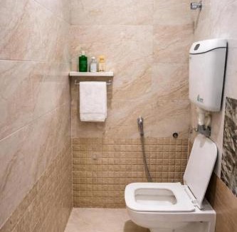 Masjid Bandar Hotel | Hotel Gloww Star - Nr CSMT Railway Station & Hajj House - South Mumbai
