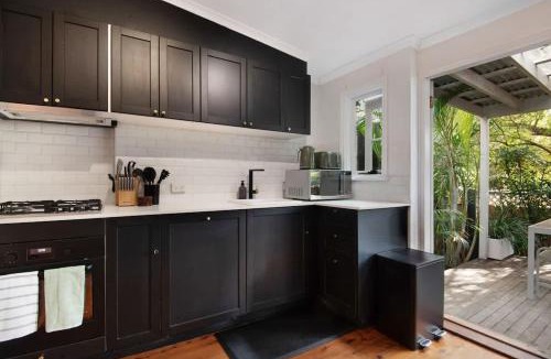 Newtown House | The Terran - Newtown Home Near King St, RPA, Uni