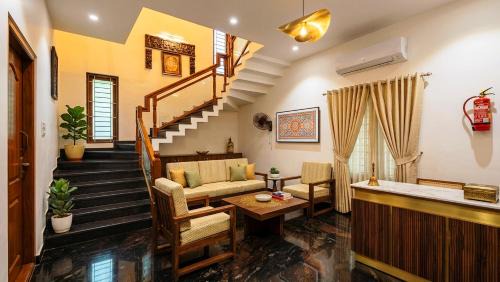 Kottakuppam Villa | De Majestic Macaw Luxury Villa