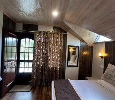 Srinagar Villa | Entire 2BR cottage - NONALCOHOLIC - in an apple orchard near river