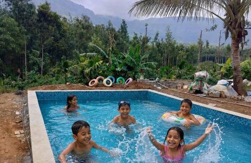 Chikkamagaluru House | Giri Siri Hills View Homestay