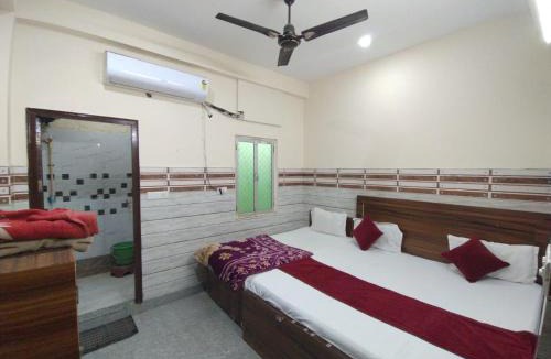 Vrindavan Hotel | Gaytri place Near by Prem Mandir