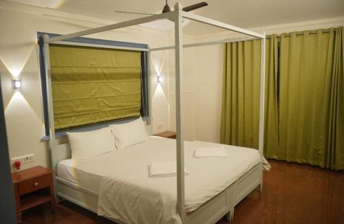 Arsiwalla Villa Villa | Gen-Z Villa with Hill View from Balcony & Spacious Pool Area & AC