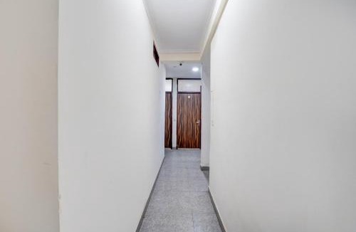 Sainik Farm Hotel | Hotel Happy - Near IGNOU Road