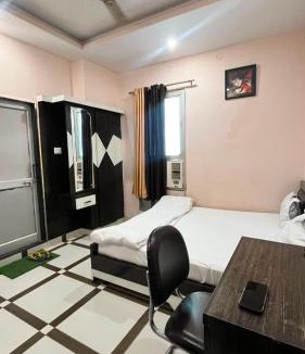 Orai Hotel | Hotel shree govind