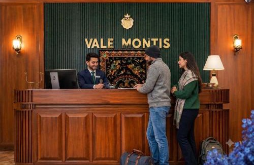 Nishat-Shalimar Hotel | Vale Montis Near Dal Lake Srinagar