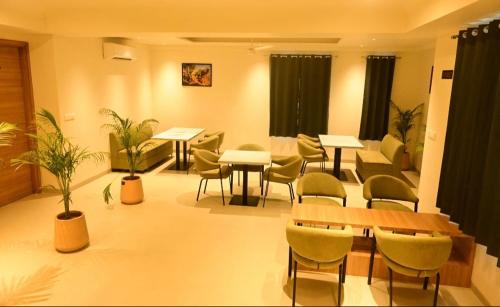 Malviya Nagar Hotel | Hotel Layover Stay-3 Minutes From the Airport