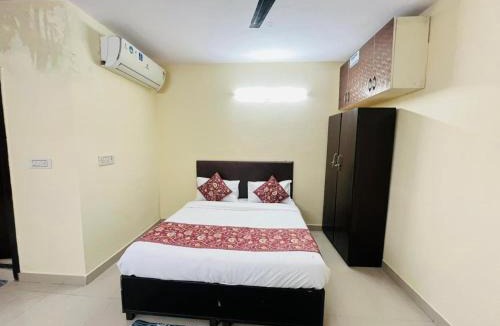 Noida Hotel | Hotel Blueberry - Noida sector 34 Metro