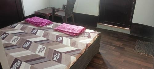 Vrindavan House | Shri Bankey Bihari Yatri Niwas Homestay l Pandit Rambabu Gautam Ji Dharmshala तीर्थपुरोहित श्री धाम वृन्दावन l 3 minute walking to Bankey Bihari Temple l AC and Non AC room Available