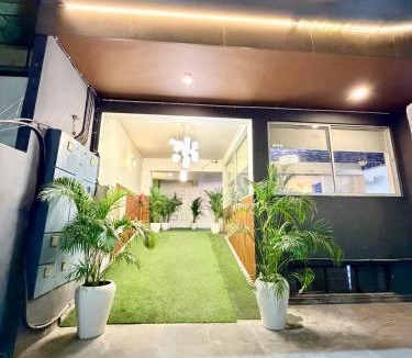 Sector 27 Hotel | Hotel Oxygen La Vida-Noida Sector 18