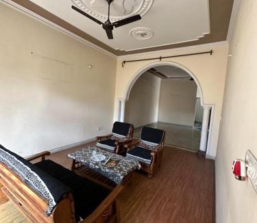 Meerut House | N-5 Guesthouse & Homestay