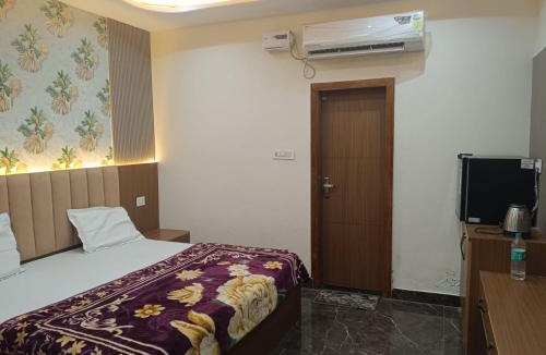Vrindavan House | Shri Radha Rani guest house