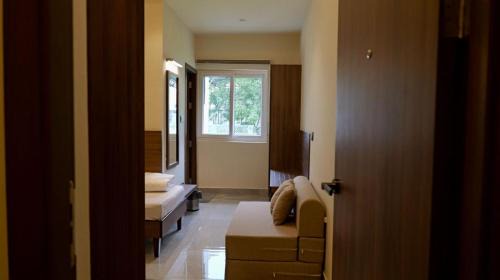 Injambakkam Hotel | Kaustubh