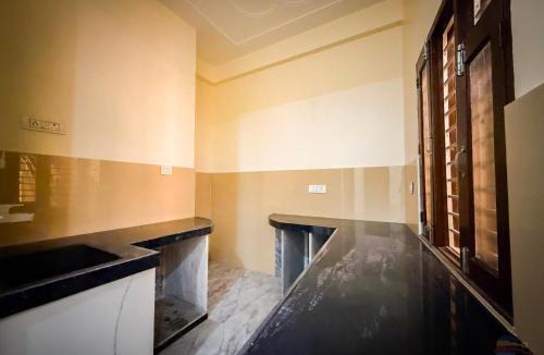Vrindavan Hotel | Hotel Vrinda mohan kunj Near Prem Mandir