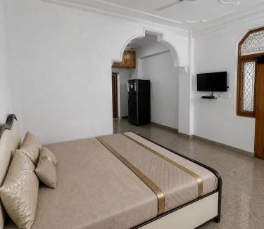 Delhi House | Hafsa's Premium Home Stay